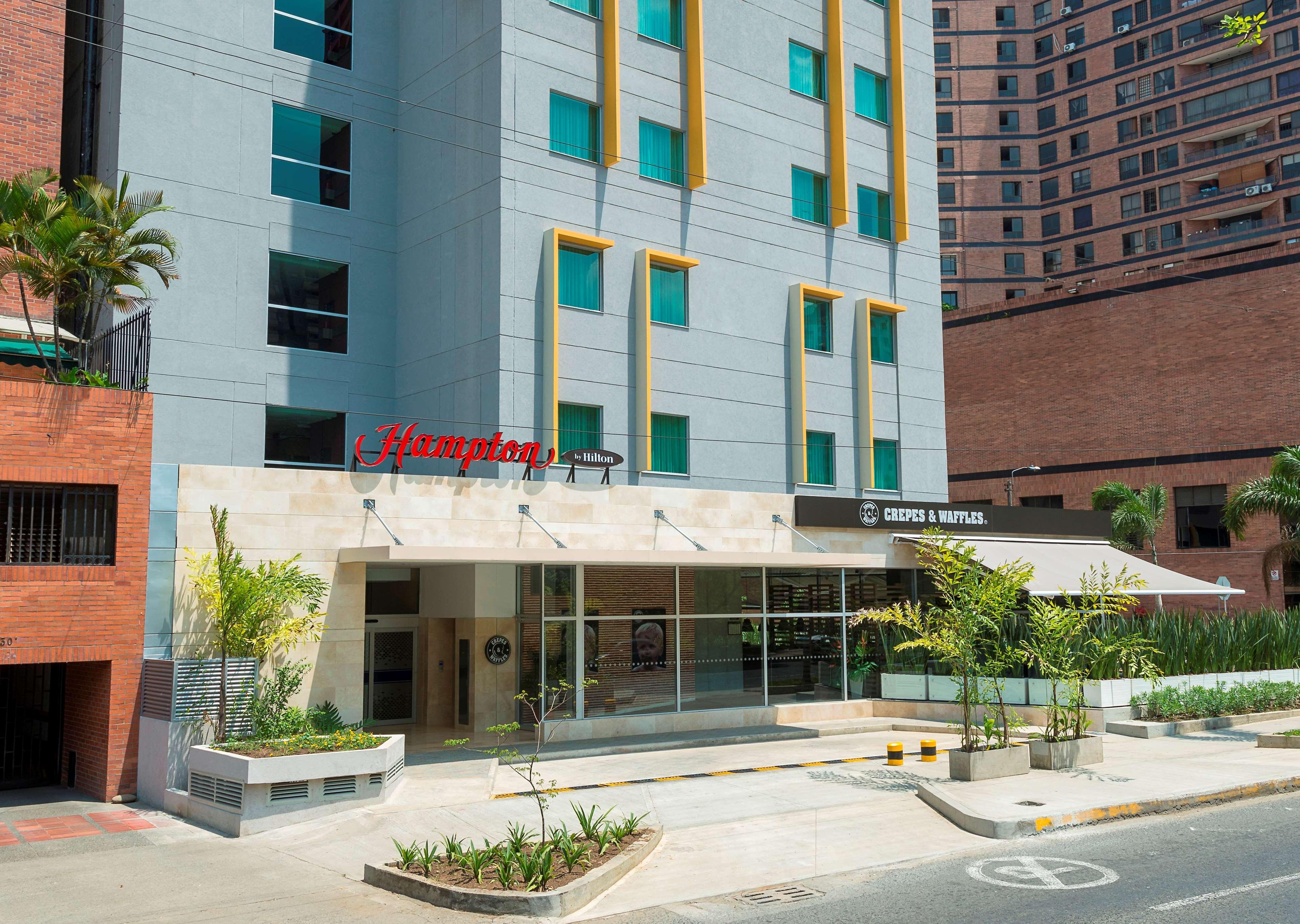 Hampton By Hilton Cali Hotell Exteriör bild